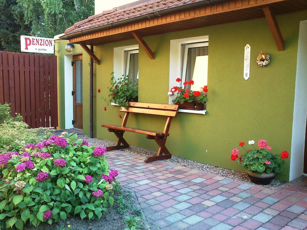 Penzion V Parku Cejkovice  Exterior foto