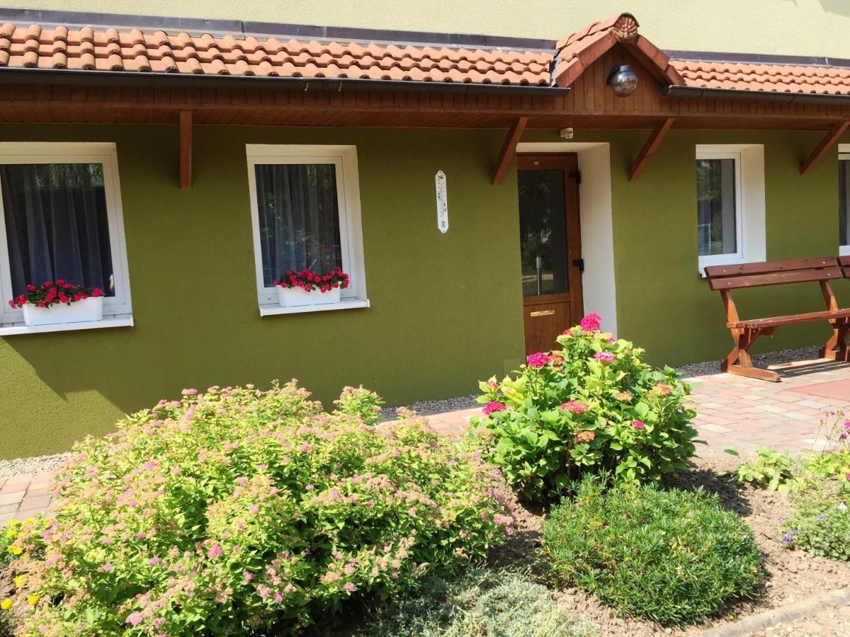 Penzion V Parku Cejkovice  Exterior foto